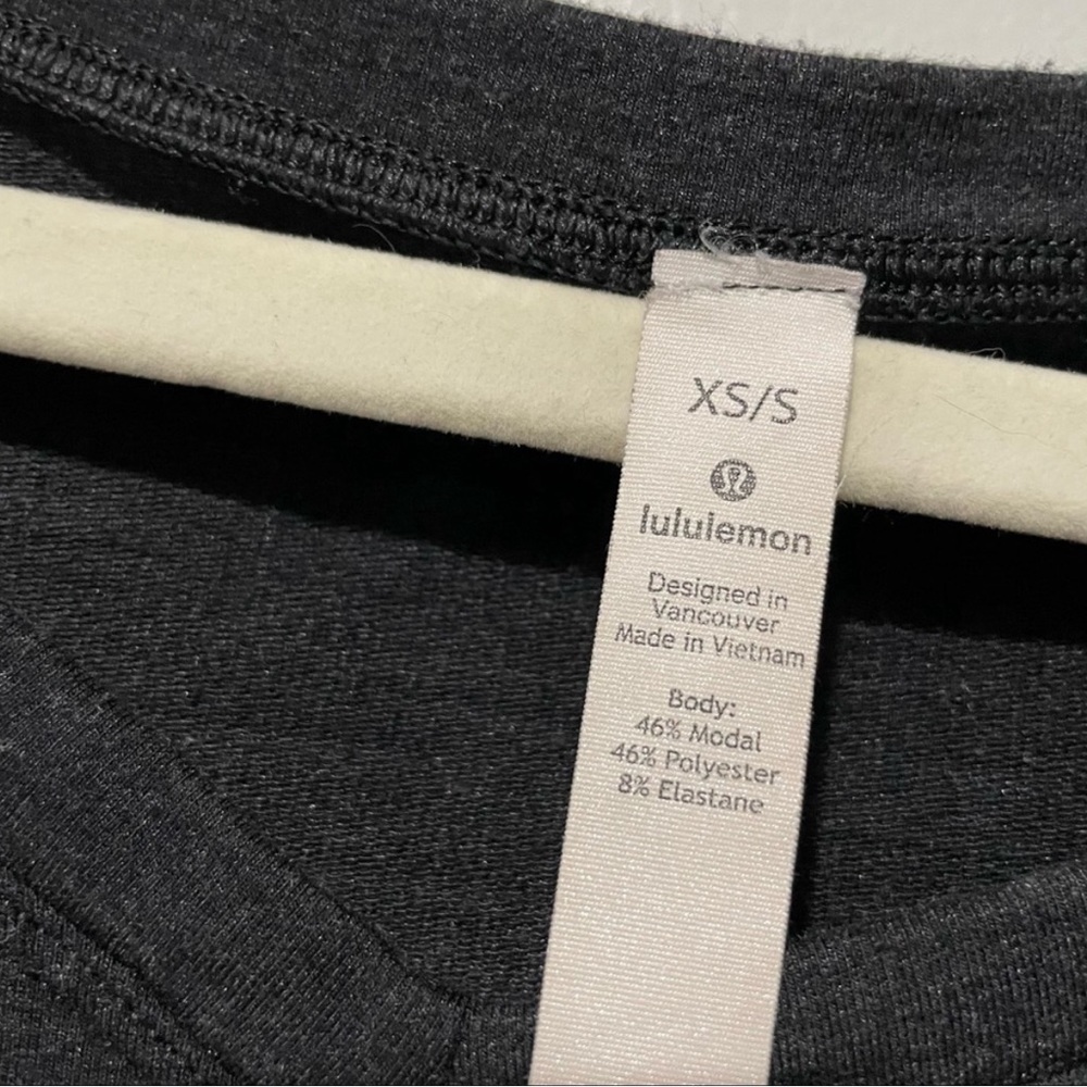 Lululemon Show Your Depth Long Sleeve pullover in Heathered Core Black - Picture 6 of 6